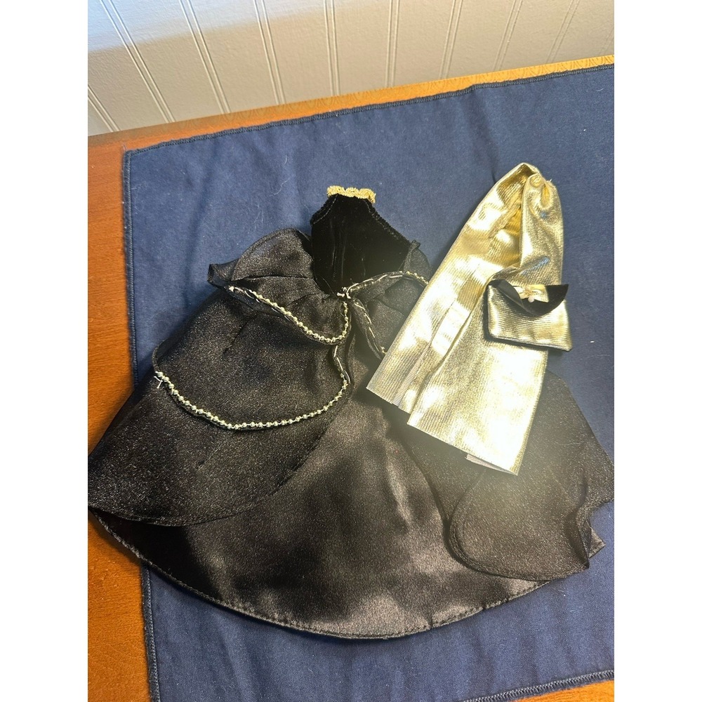 1990s Lucky Fashion Corner Silver‎ Gown Shawl Shoes/bag Fits Barbies & Clone